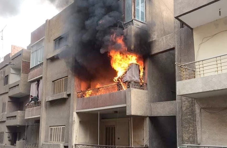 إخماد حريق في 3 شقق بكفر صقر