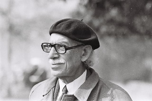 9 أكتوبر مواليد شخصية دبلوماسية ذات تأثير