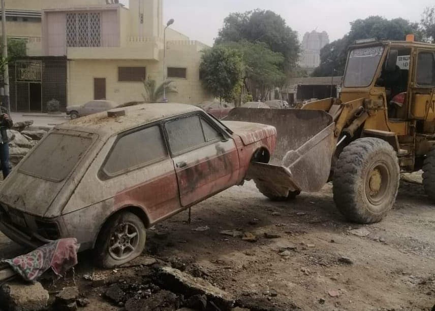 المرور يرفع السيارات المهملة لتفادي الحوادث
