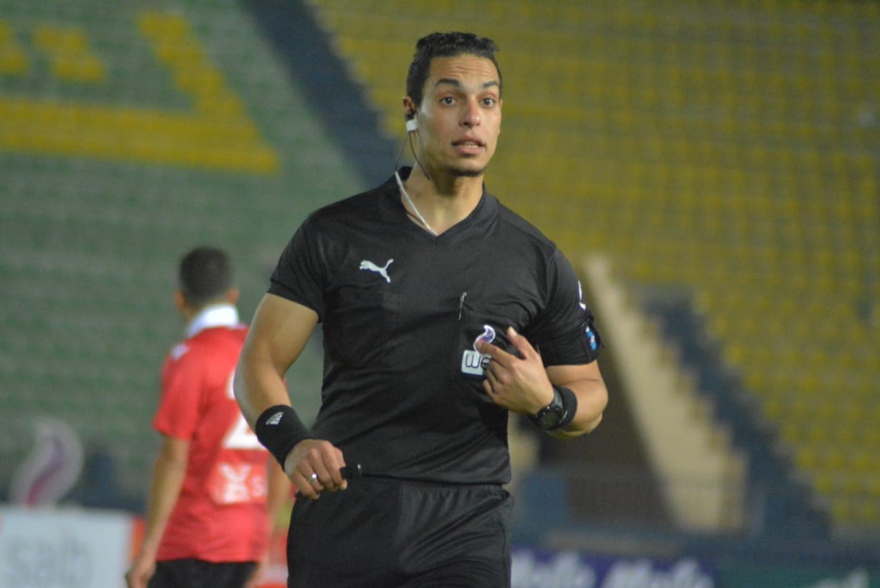 حمادة القلاوي يقود مباراة الزمالك وبترول أسيوط