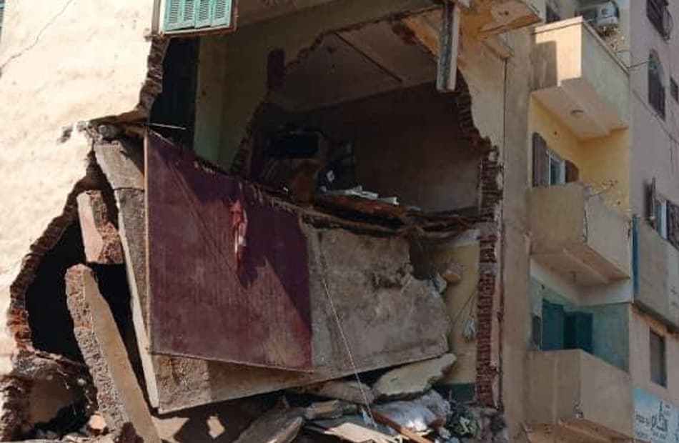 حريق يؤدي إلى انهيار جزئي في حلوان