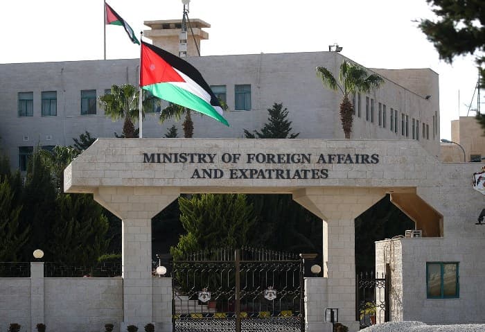 الأردن يندد بهجوم مطار الملك خالد
