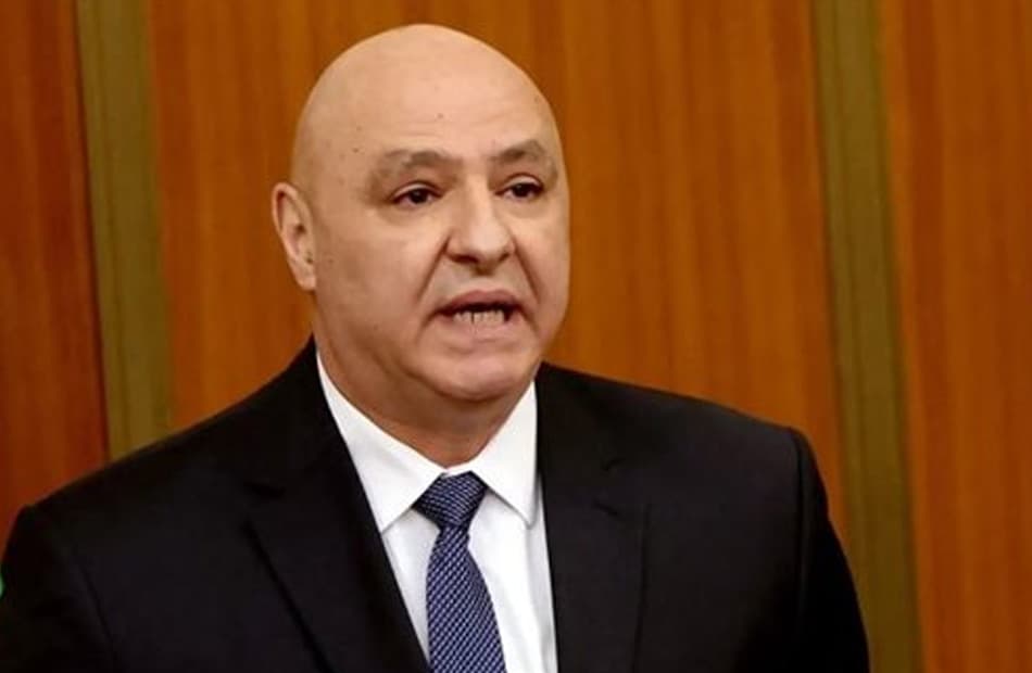 الرئيس اللبناني: سلاح الدولة الشرعي هو حماية الأرض