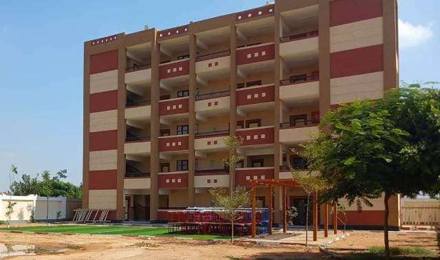 وكيل التعليم بالقاهرة يطمئن على مدارس المعصرة