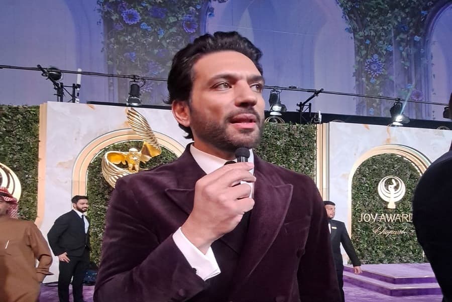 حسن الرداد يبرز لياقته الجديدة
