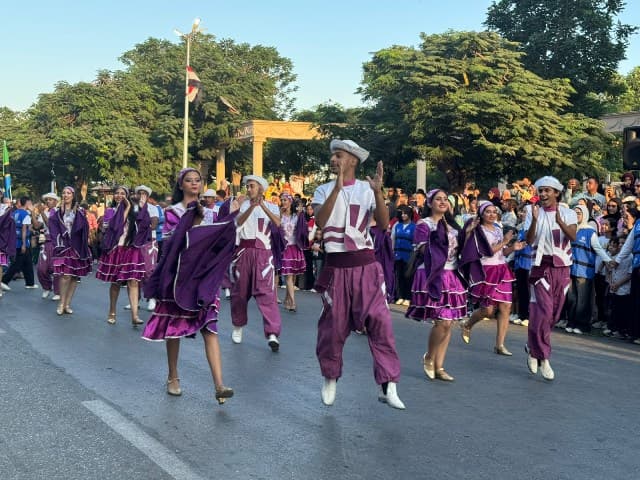 مهرجان الإسماعيلية للفنون الشعبية يبدأ بمشاركة فرق عربية وأجنبية
