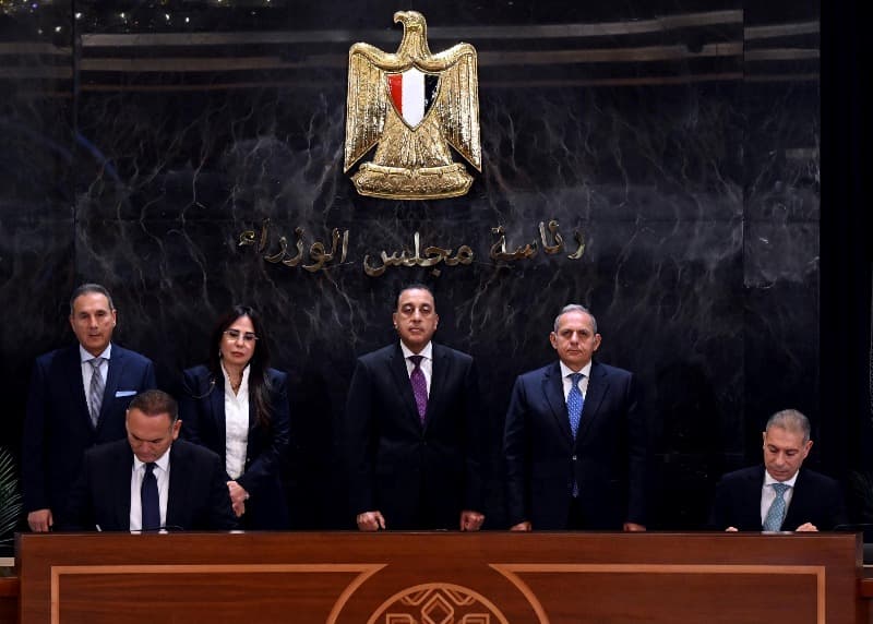 رئيس الوزراء يوقع عقد مشروع عقاري في 6 اكتوبر