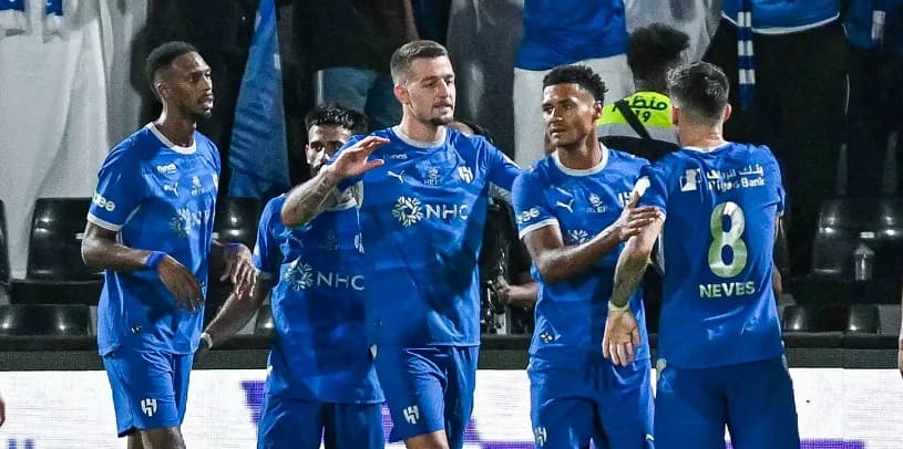 مارتينلي يقود الهلال للفوز على الحزم