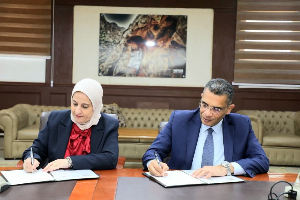 البحر الأحمر يوقع بروتوكول لحماية البيئة