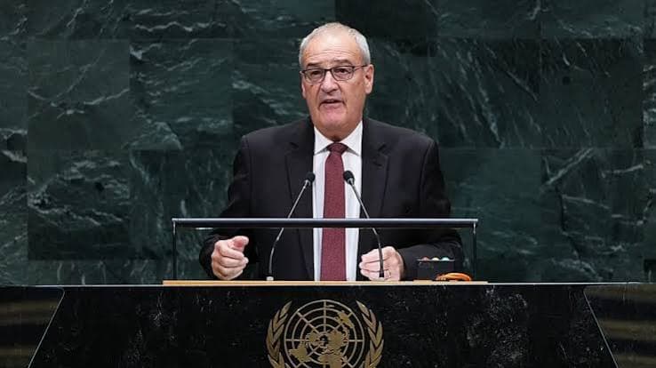 الرئيس السويسري يتقدم باستقالته