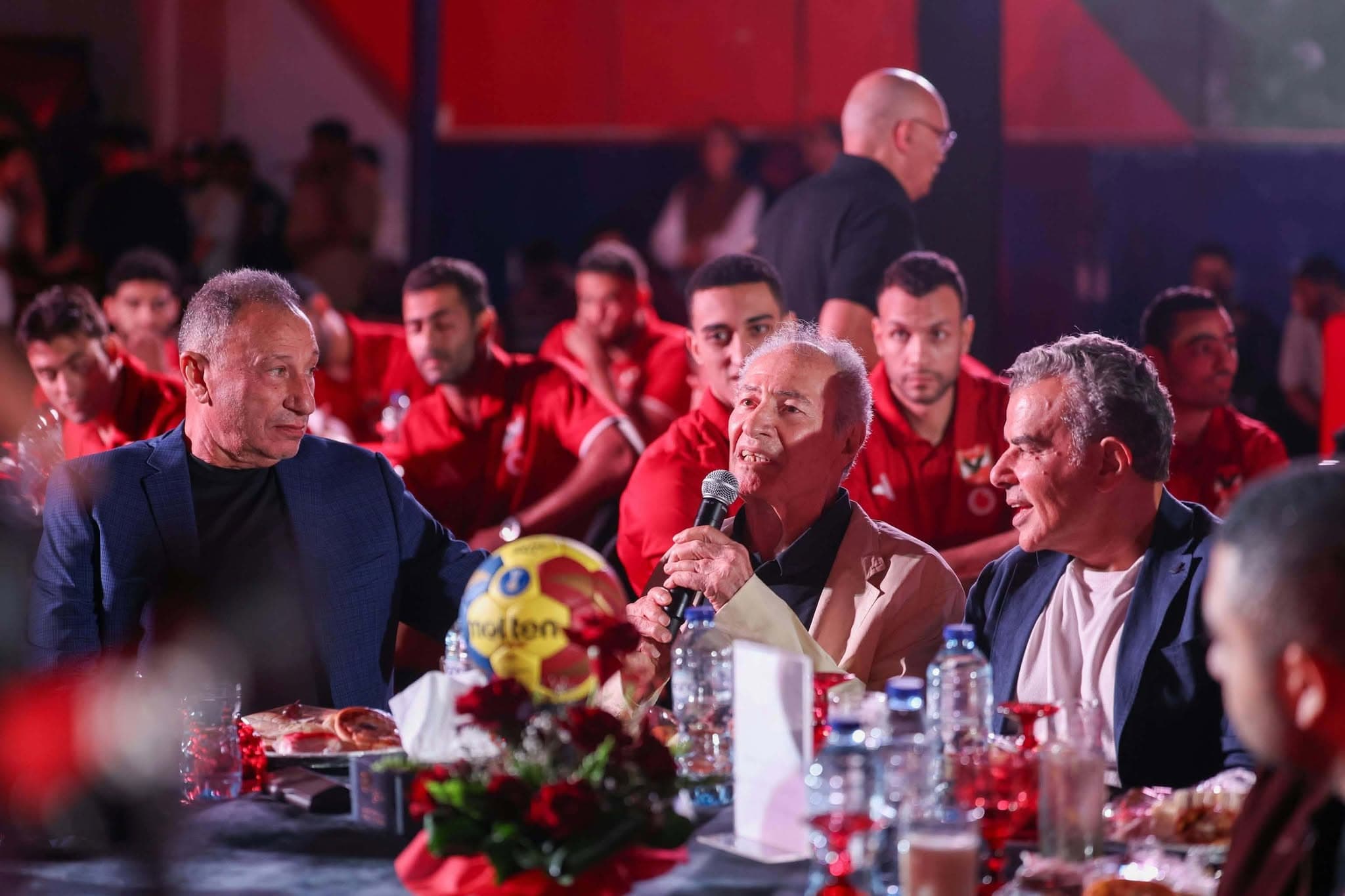 حسن مصطفى يثني على نجاح يد الأهلي في إفريقيا