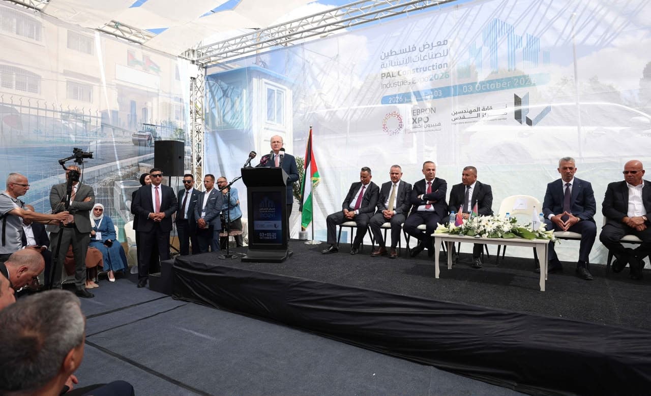 رئيس وزراء فلسطين يركز على حماية الأرض وإعادة إعمار غزة