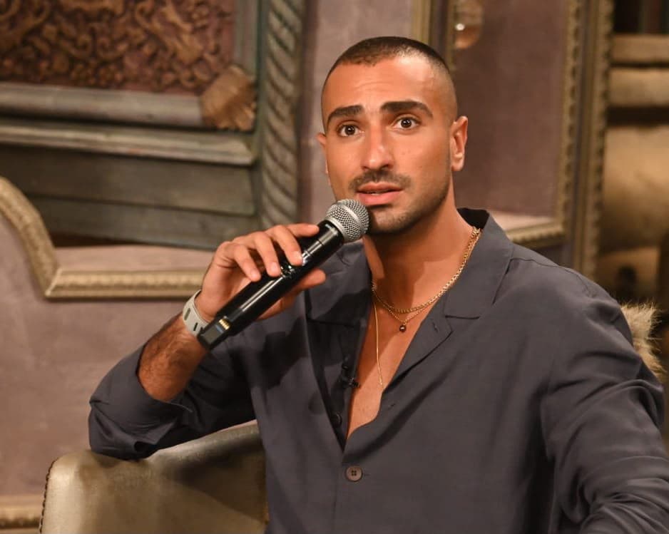 محمد الشرنوبي يتحدث عن أغنية زي الغجر