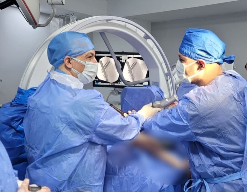 نجاح جراحي بمنظار لعلاج كسر بالأنف وتجمع دموي