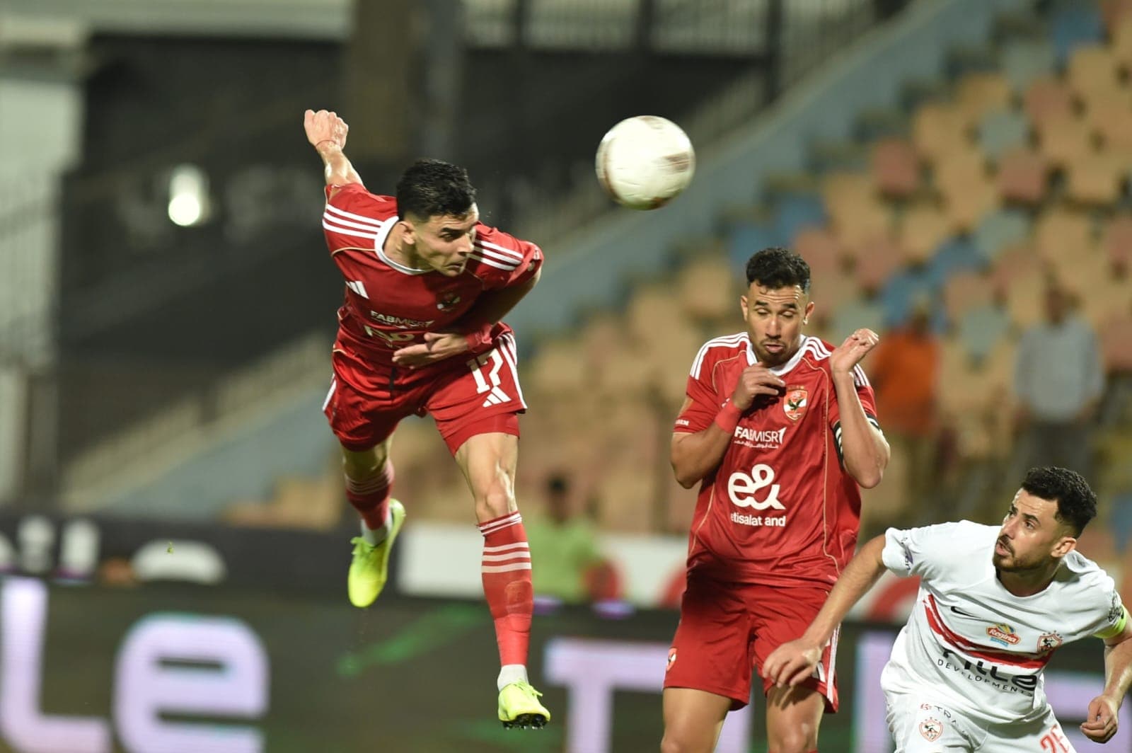مباراة القمة بين الأهلي والزمالك في الدوري المصري