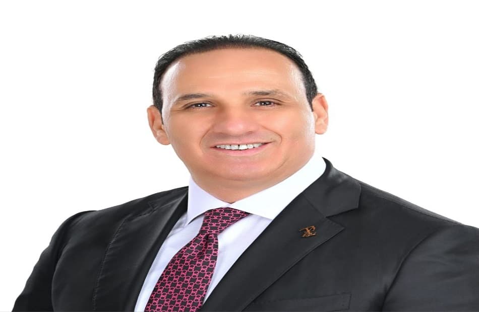 رئيس يوجه لإنشاء منطقة صناعية بك قناة السويس