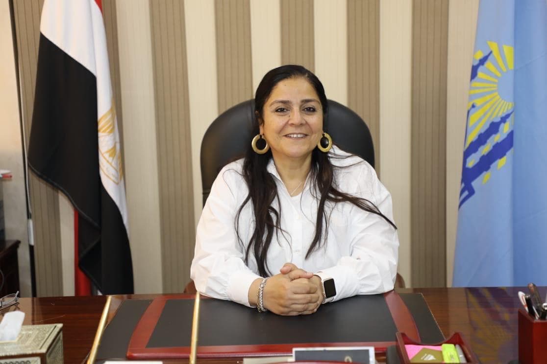 نائب محافظ القاهرة يناقش شكاوى المواطنين