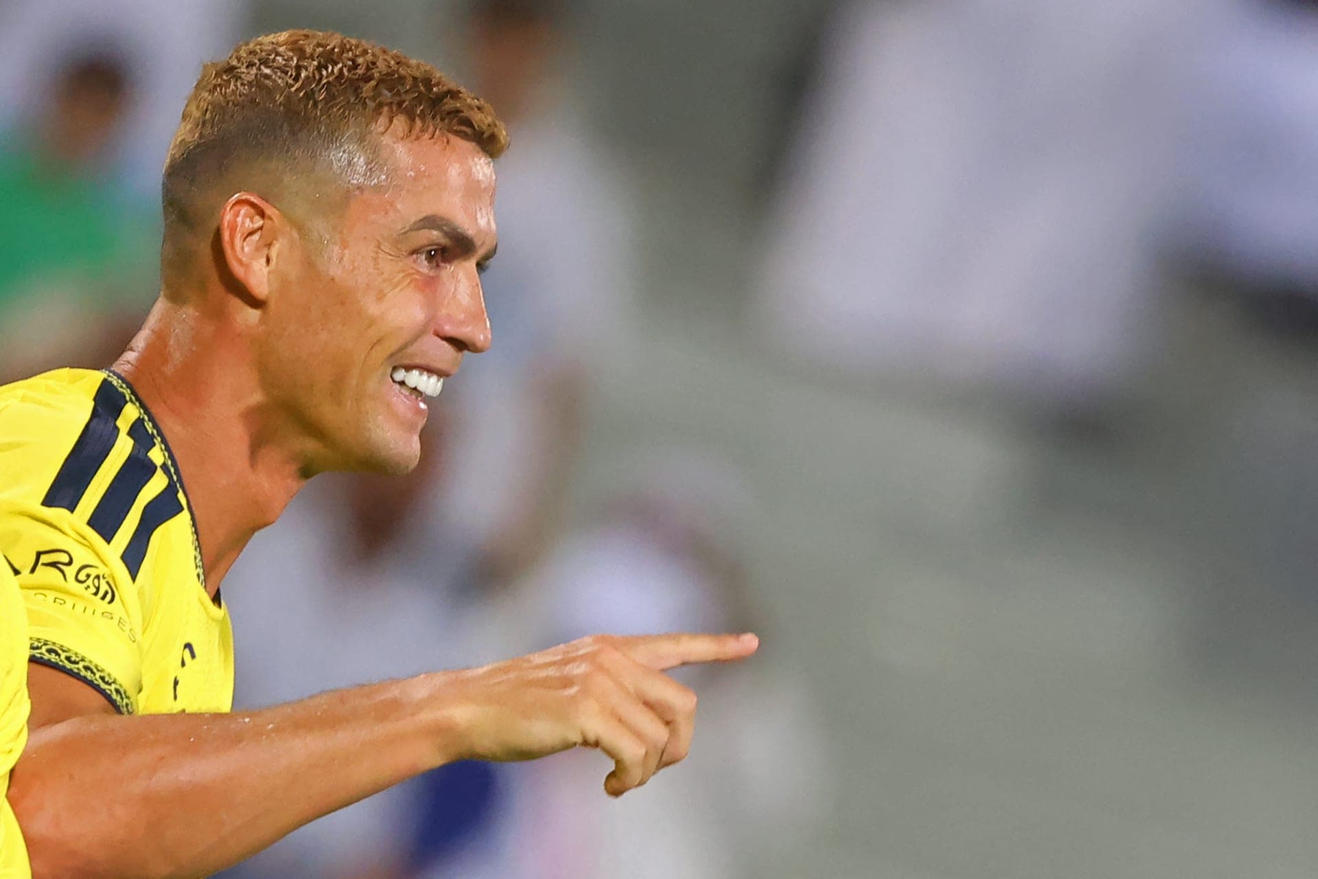 النصر يحقق فوزا مثيرا على التعاون