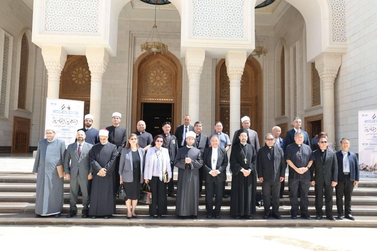 وزير الأوقاف يؤكد تقديم القدوة