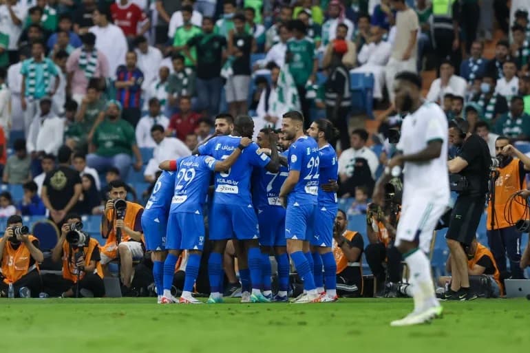 الهلال يتفوق على الأهلي ويتصدر الدوري