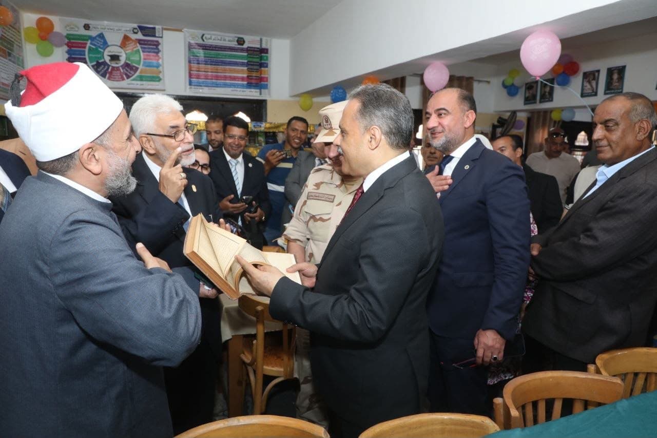 محافظ الشرقية يفتتح أول مكتبة بالأزهر بمعهد بنين ههيا