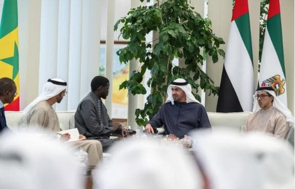 الإمارات والسنغال يناقشان التعاون