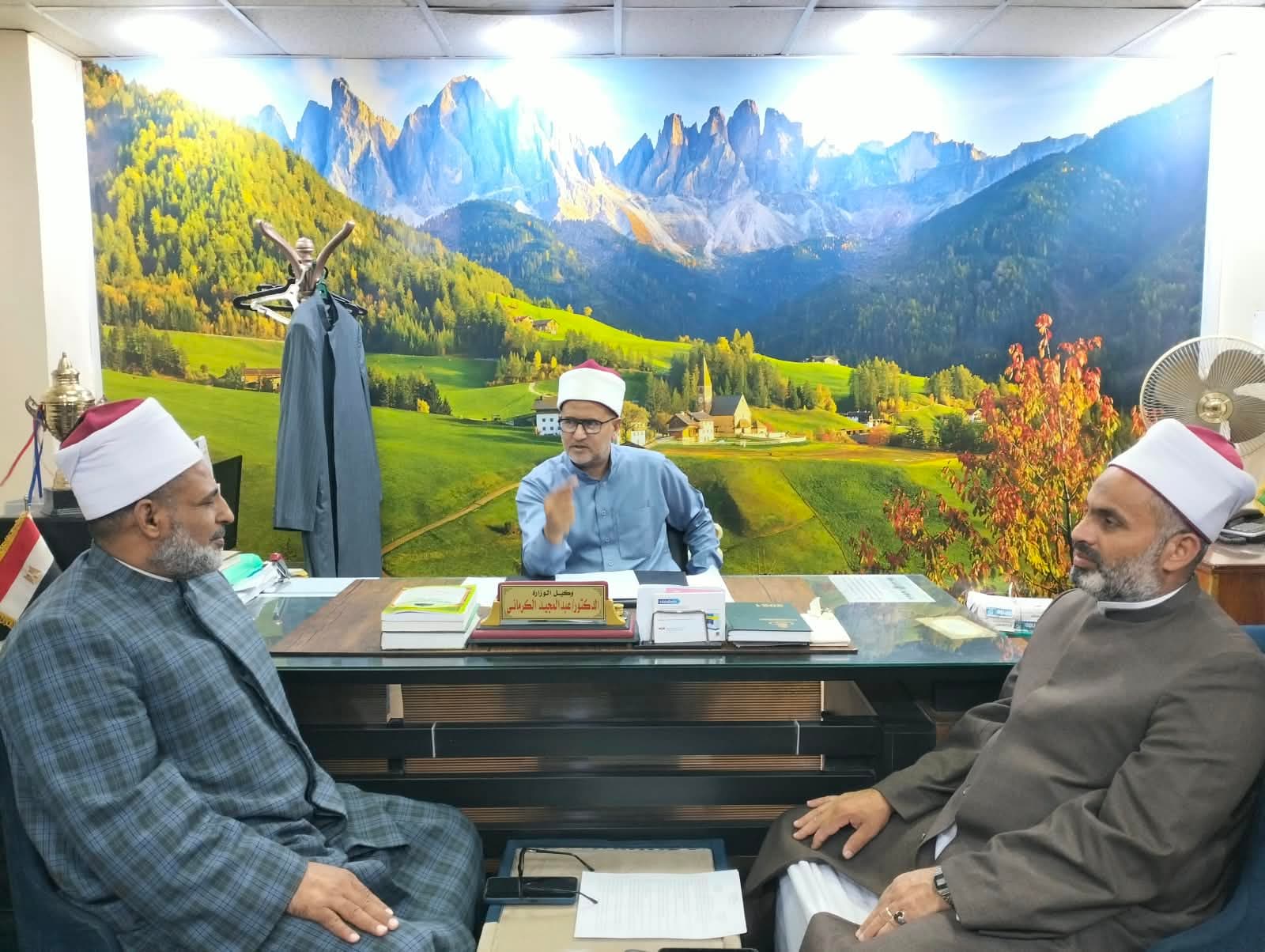 مدير أوقاف سوهاج يناقش العمل الدعوي