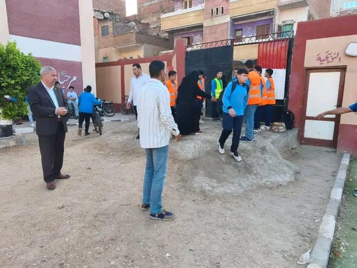 وكيل التعليم بالشرقية يزور مدارس القنايات