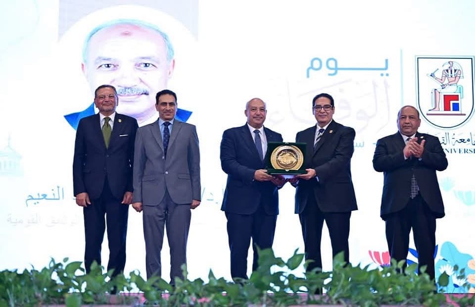 القاهرة تكرم رئيس دار الكتب في يوم الوفاء
