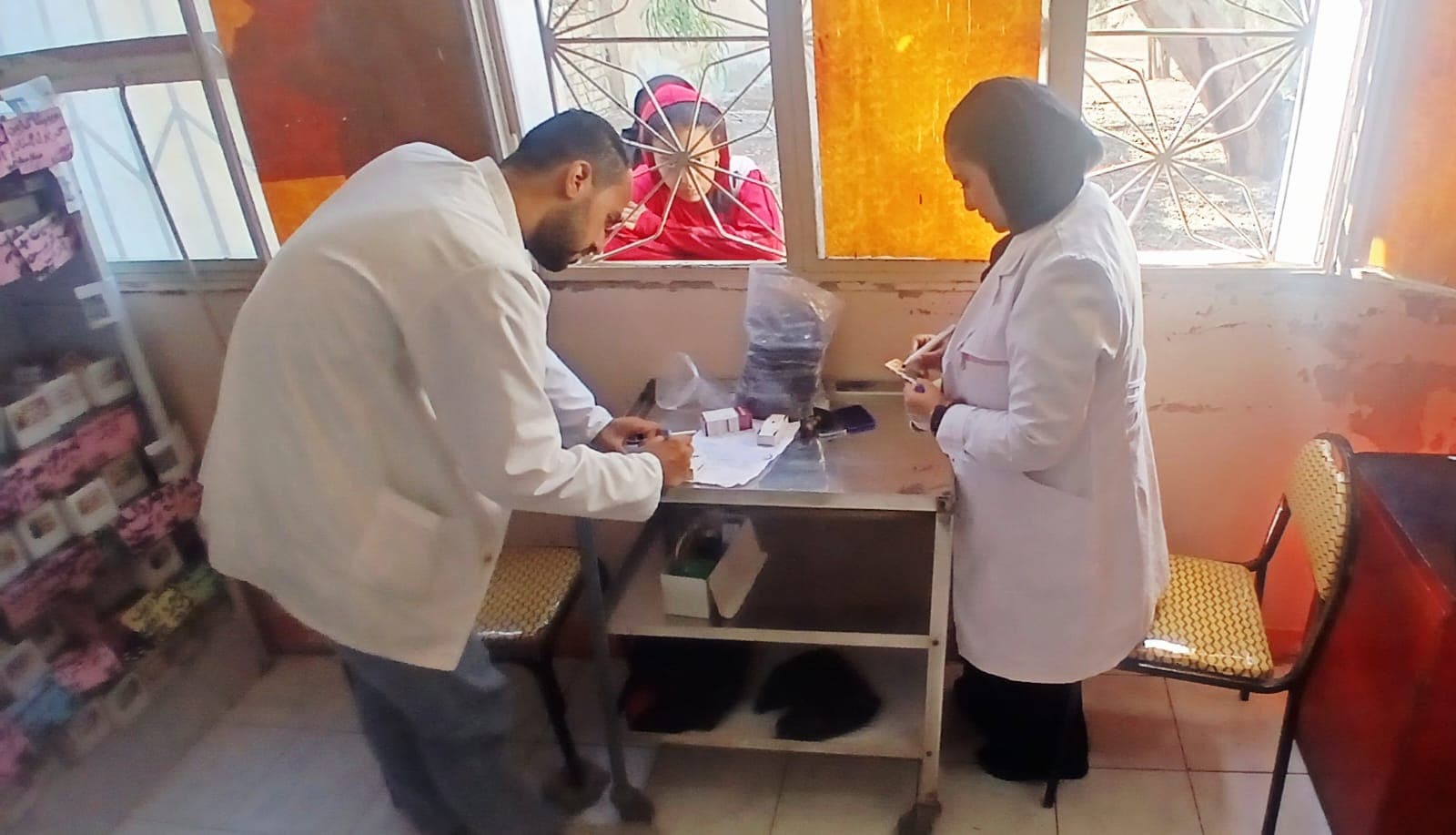1049 مستفيداً من القافلة الطبية في الجزاير
