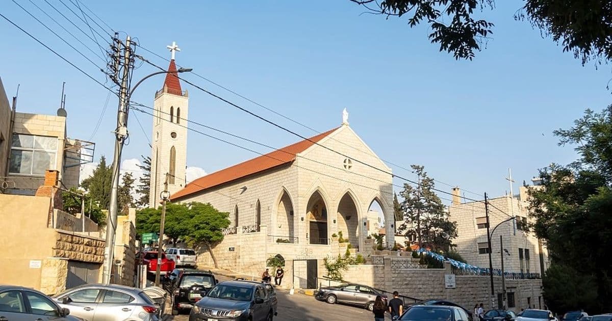 Shooting at Jordan church injures victims