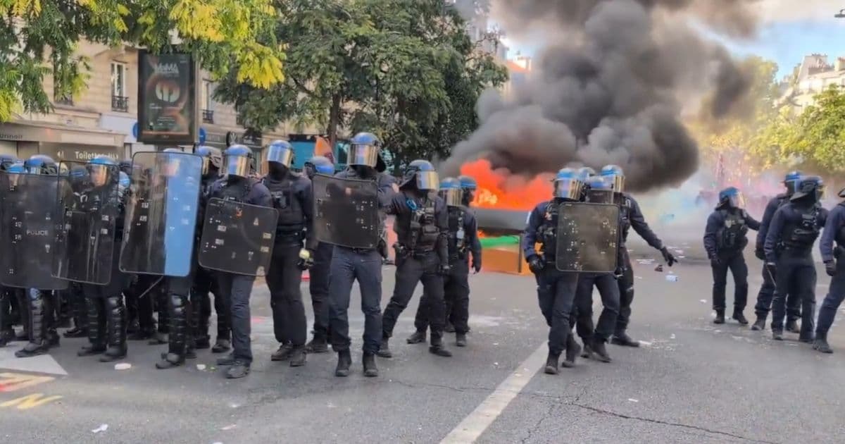 France protests rise amid government left accusations