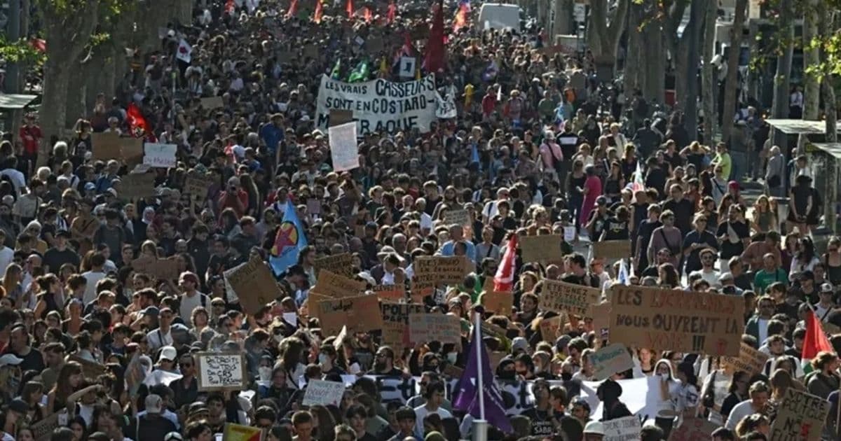 France sees 800,000 protesters amid clashes and arrests