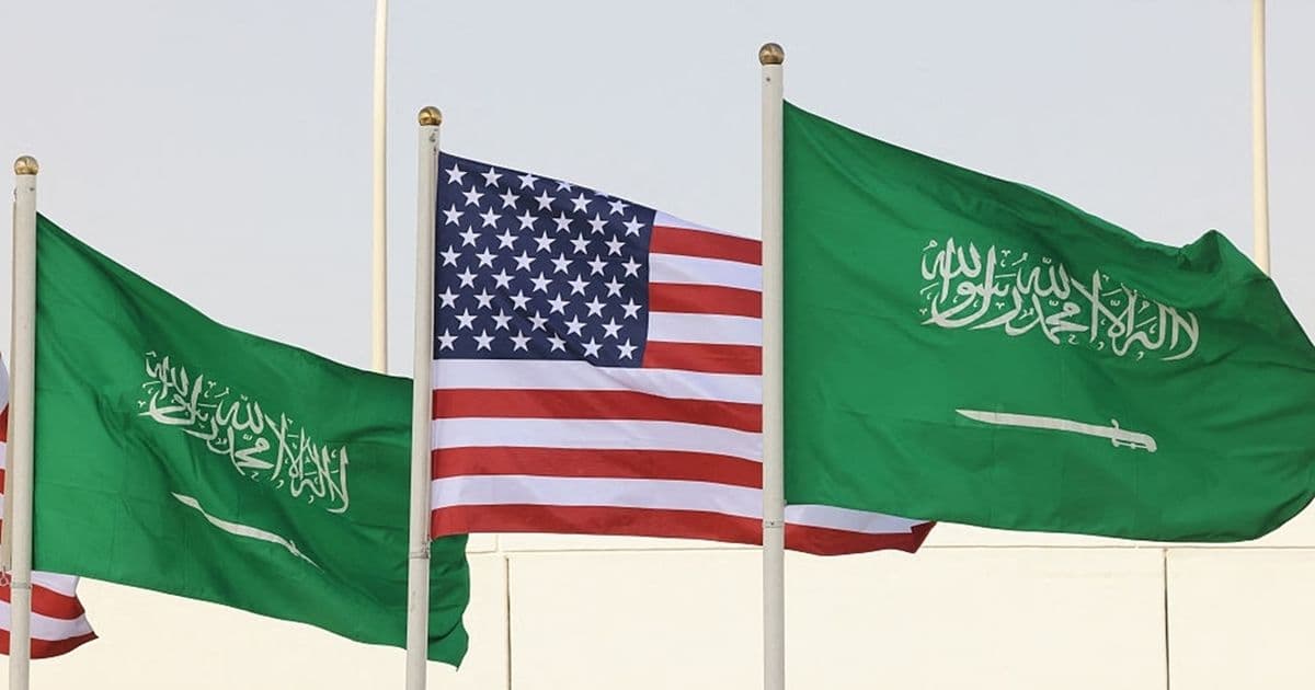 Gulf countries urge Trump to keep Iran sanctions