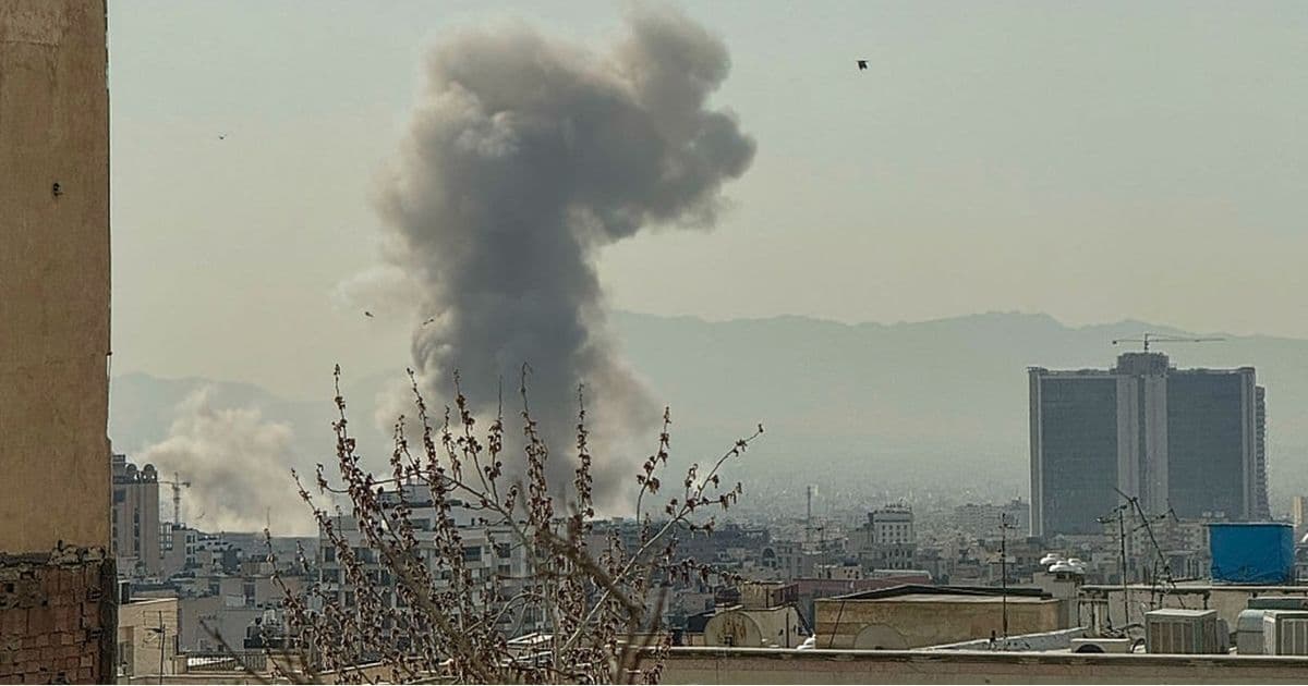 Ma'ariv: Washington presses Israel on Iran strike