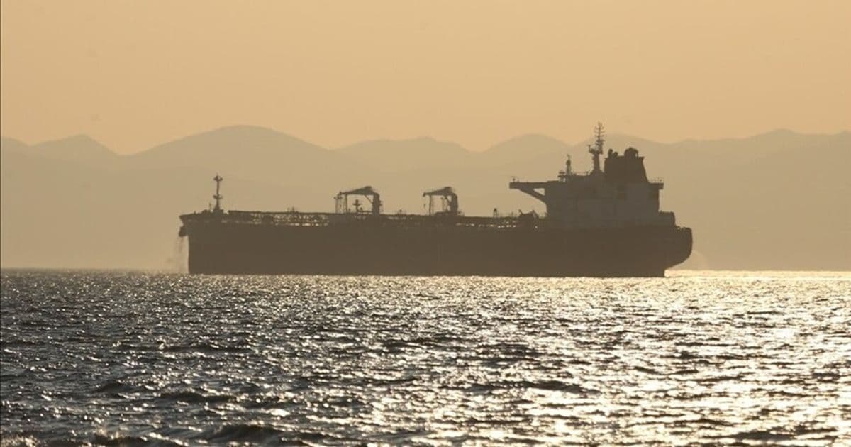 Iran maintains control of Strait of Hormuz despite oil flows