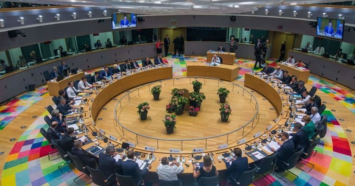 Ex-European diplomats urge EU action on settlements
