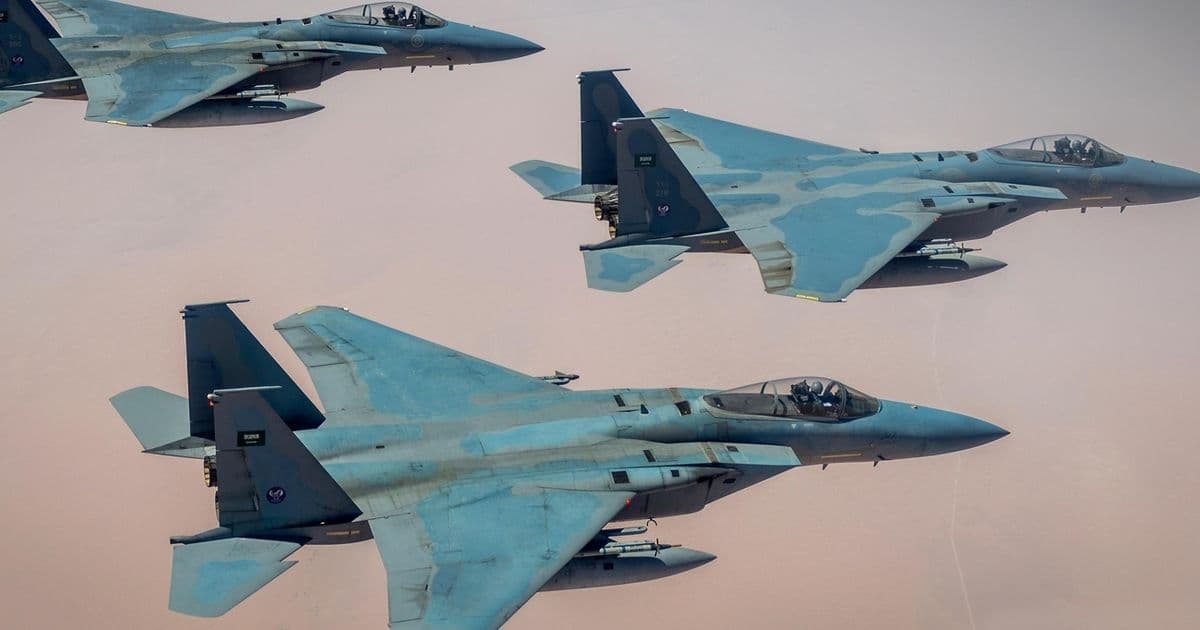 Saudi-Houthi clashes escalate with airstrikes