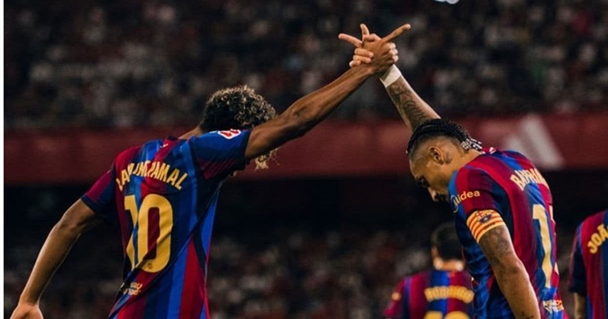 Raphinha's hat-trick keeps Barcelona strong