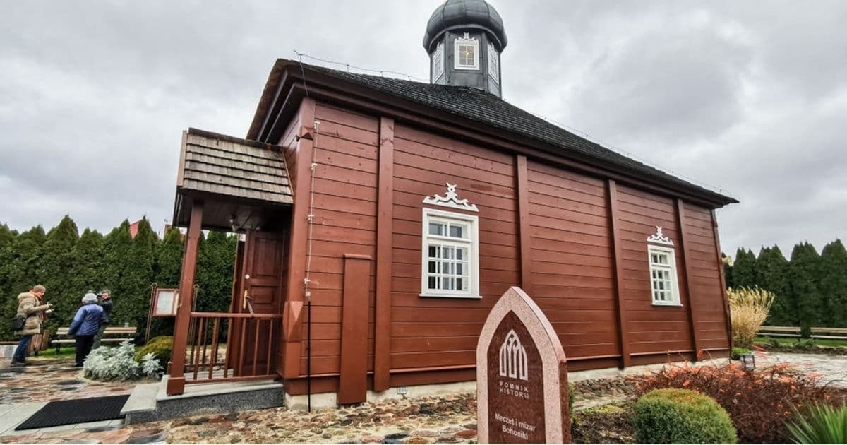 Poland arrests suspect in school mosque terror plot