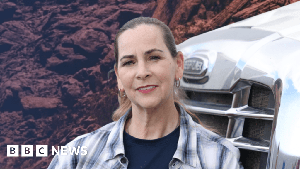 Arizona candidate alleges assault while fixing sign
