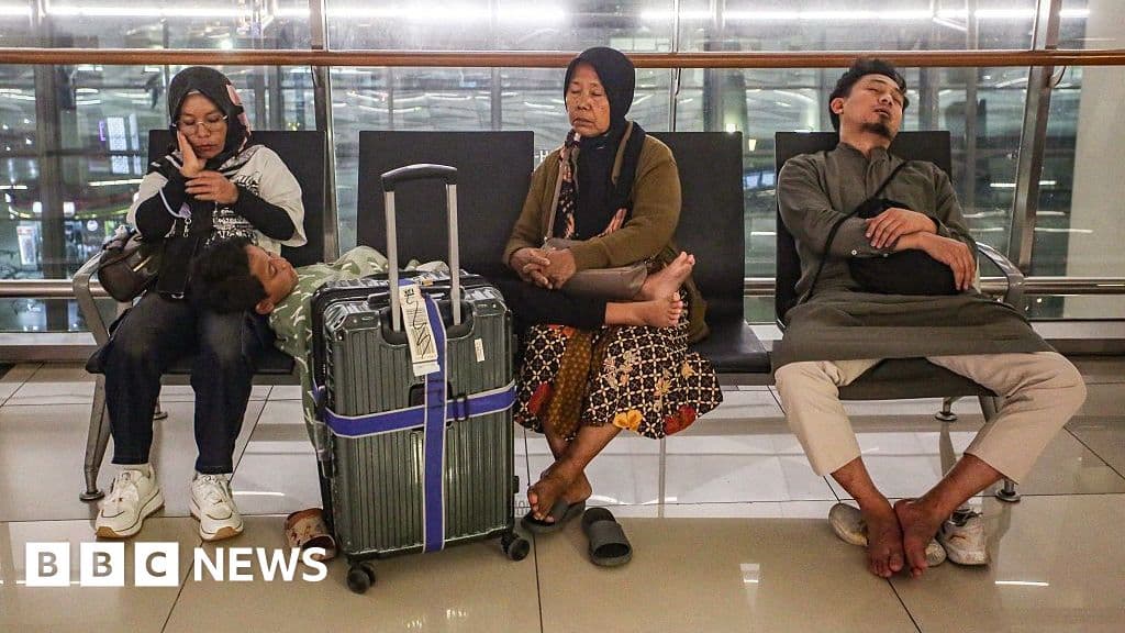 Volcano eruption causes flights at Indonesia's main airport