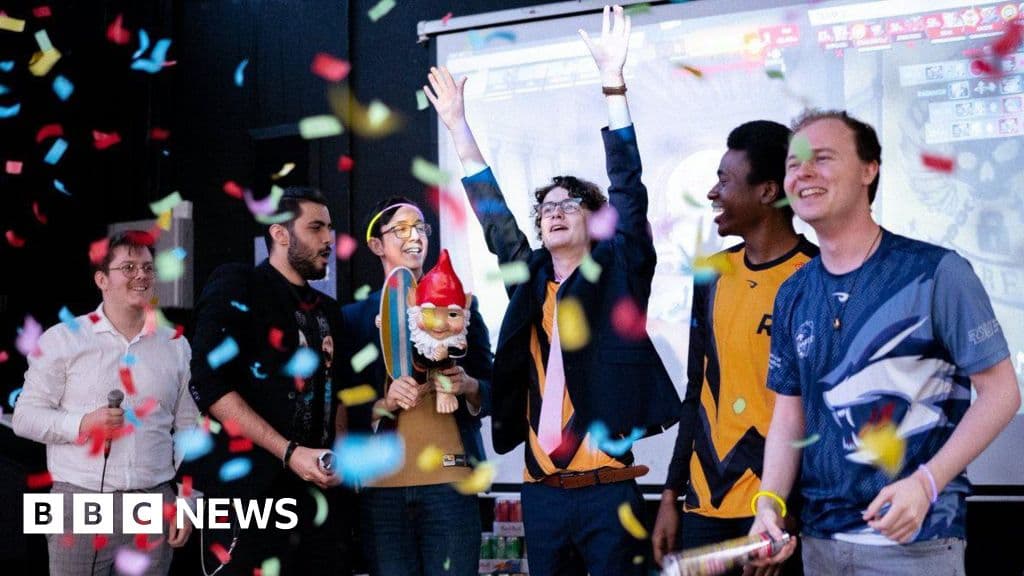 سبب حصول الطلاب على 2000 جنيه إسترليني مقابل ألعاب الكمبيوتر