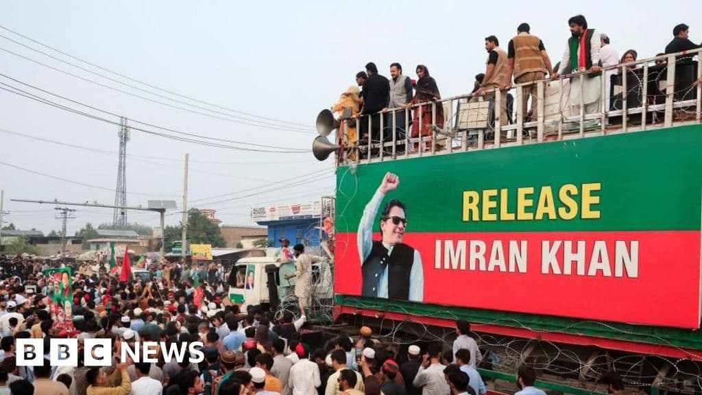 Pakistan blocks Imran Khan's base