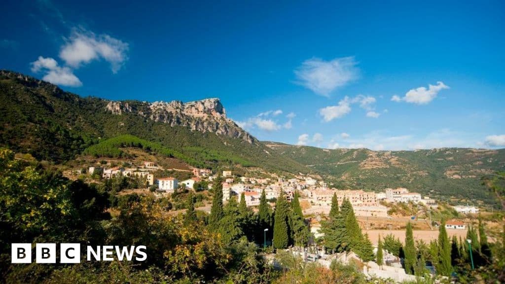 Man saved after 26-hour cave entrapment