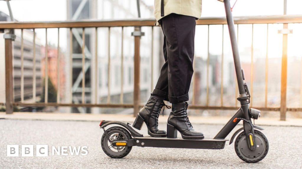 Paris warns e-scooter riders on safety gear