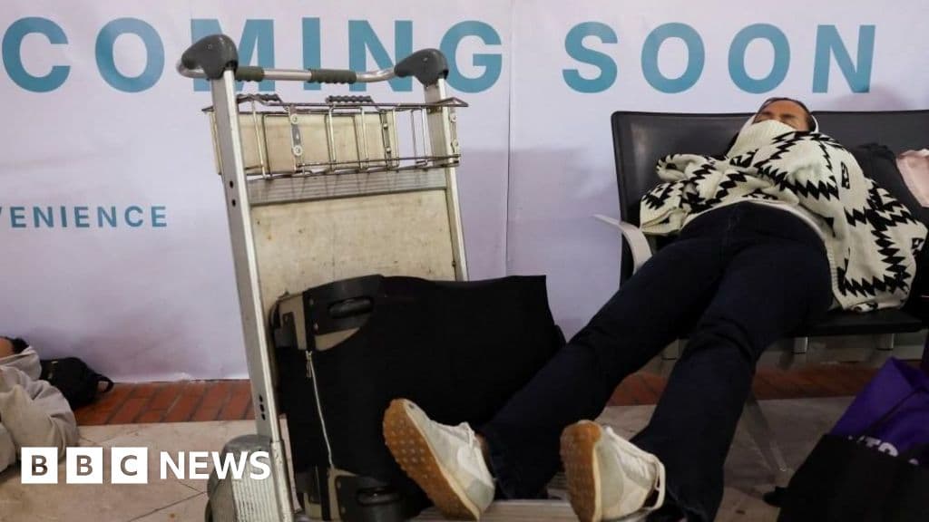 Indonesia volcano fallout strands 270k