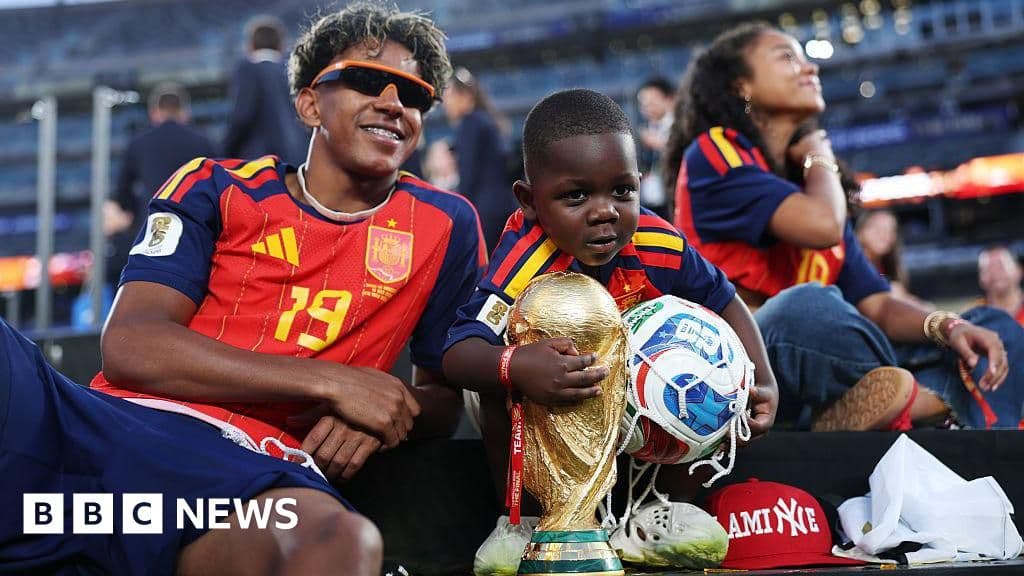 Yamal Honors World Cup Victory with Brother