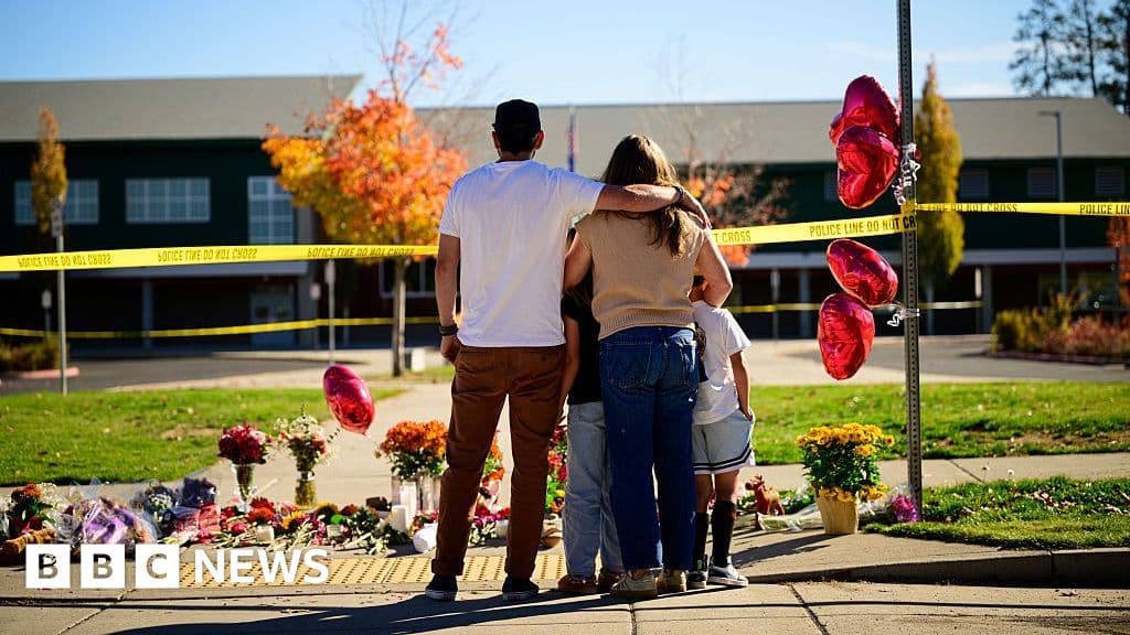 Oregon teacher confronted attacker before dad intervened