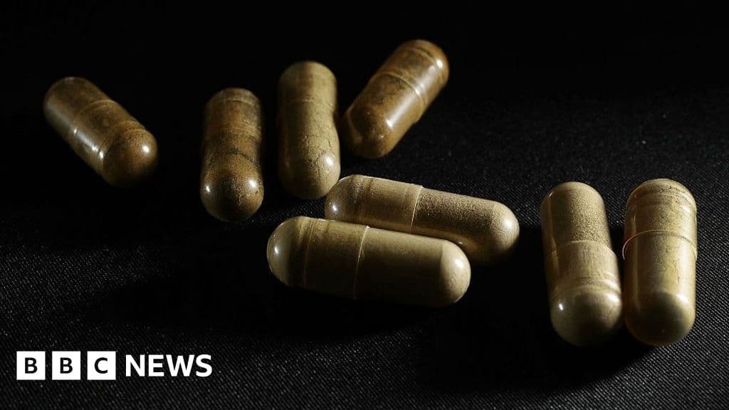 Mississippi smoke shop workers held over kratom-related student deaths